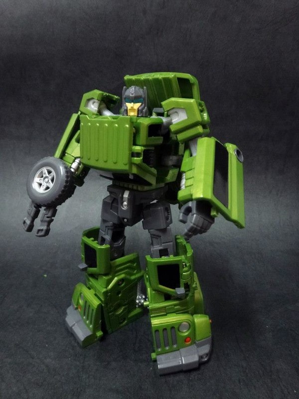 ToyWorld TW T01 Grind Rod Box In Hand Images  (14 of 22)